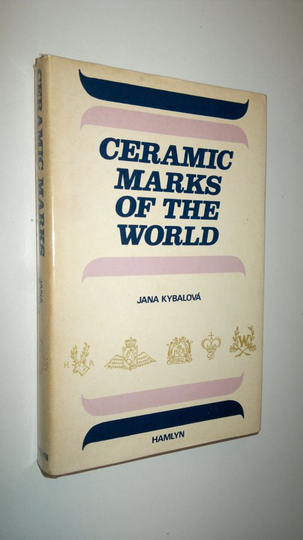 Jana Kybalova : Ceramic marks of the world