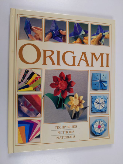 Zülal Aytüra-Scheele : Origami : Techniques, methods, materials