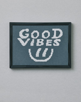 Kirjontapakkaus Taulu Good vibes