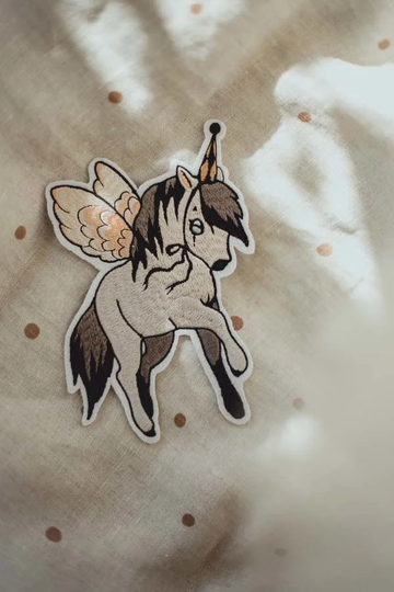Mrs Mighetto Silitysmerkki, Flying Pony